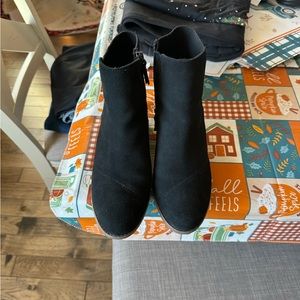 TOMS boots